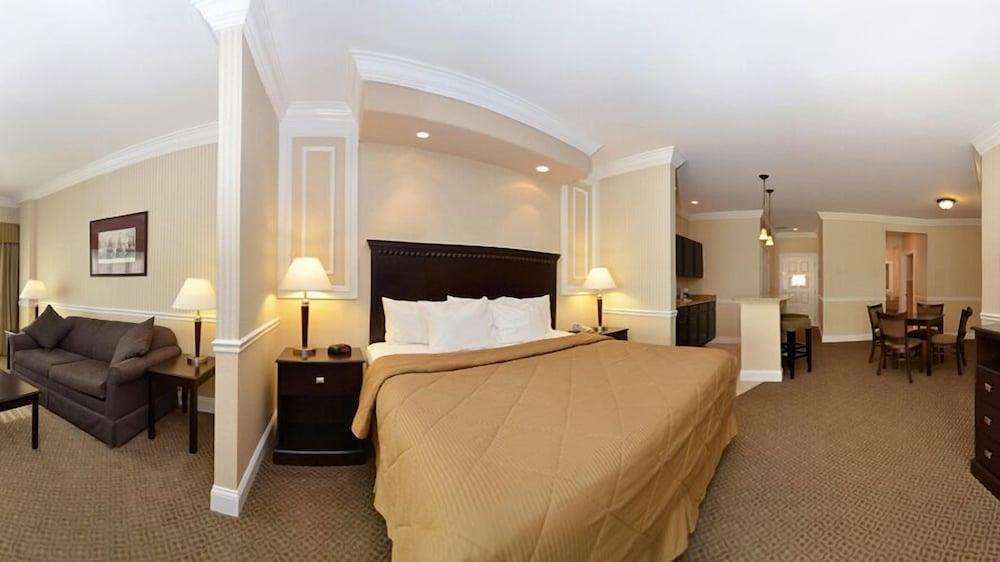 Hotel Comfort & - Morrisonville