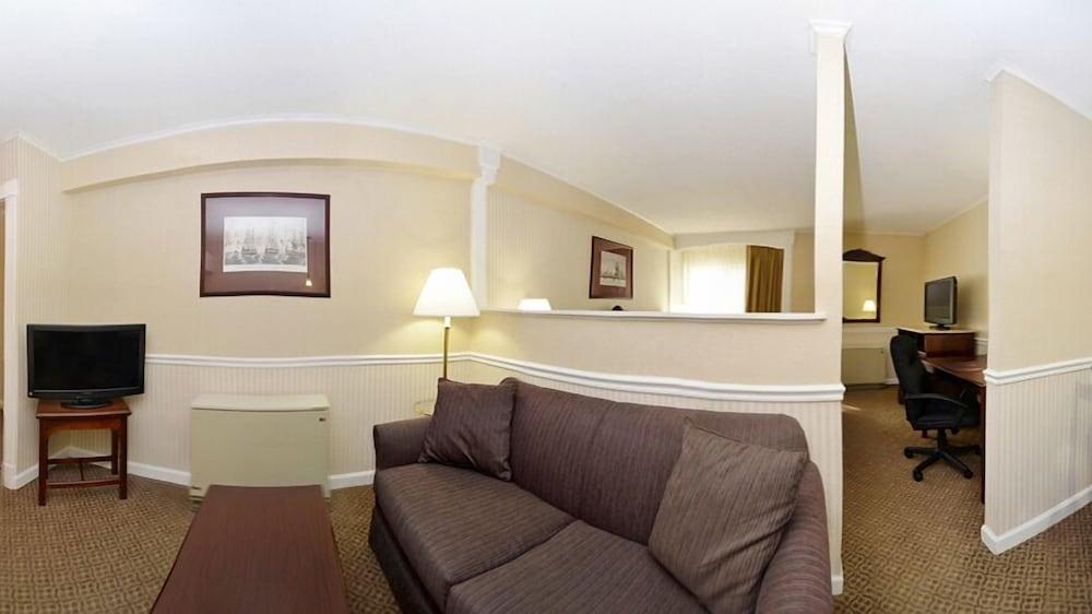 Comfort & - Morrisonville 3*