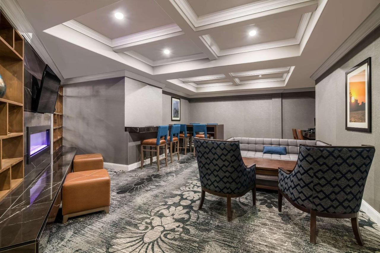 Hotel Comfort & - Morrisonville 3*