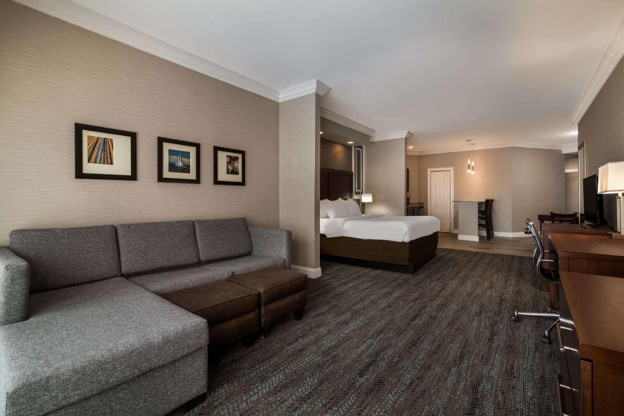 Hotel Comfort & - Morrisonville